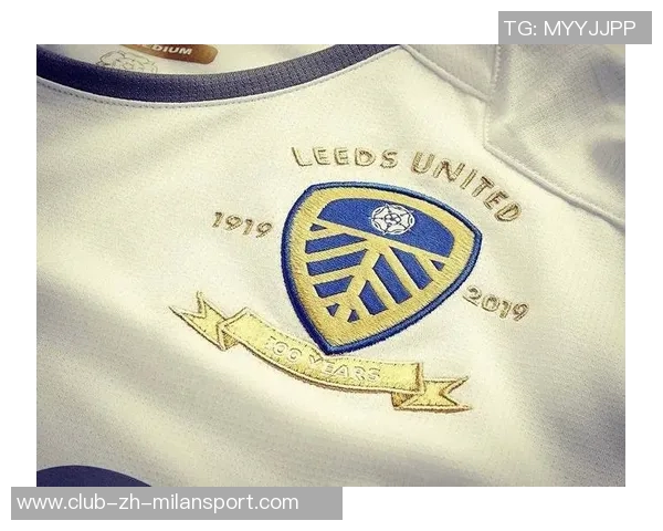 库杜斯在对阵利兹联时六次过人全成功成为2024年英超新星 库杜斯在对阵利兹联时六次过人全成功成为2024年英超新星