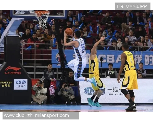 文班亚马半场高效表现仅用16分钟砍下22分7篮板3助攻引发热议 文班亚马半场高效表现仅用16分钟砍下22分7篮板3助攻引发热议