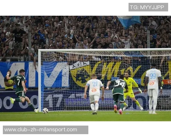 费耶诺德球场安保在欧联资格赛后遭袭警方持续调查中 费耶诺德球场安保在欧联资格赛后遭袭警方持续调查中