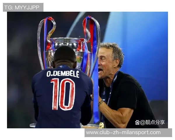 姆巴佩赛后与恩里克亲切交流并向前队友们表达一致意见