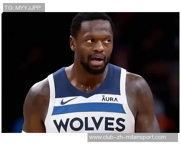 兰德尔三节豪取三双表现出色但失误频繁影响球队表现