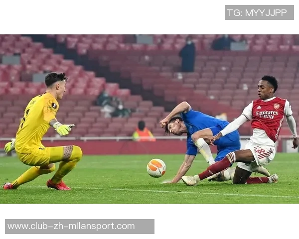 刘浩帆小禁区内解围失误险酿乌龙球队友遭殃令人捏把汗