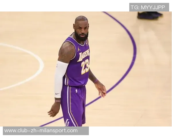 湖人对阵太阳首发阵容解析詹姆斯复出对位狄龙艾顿迎战马威